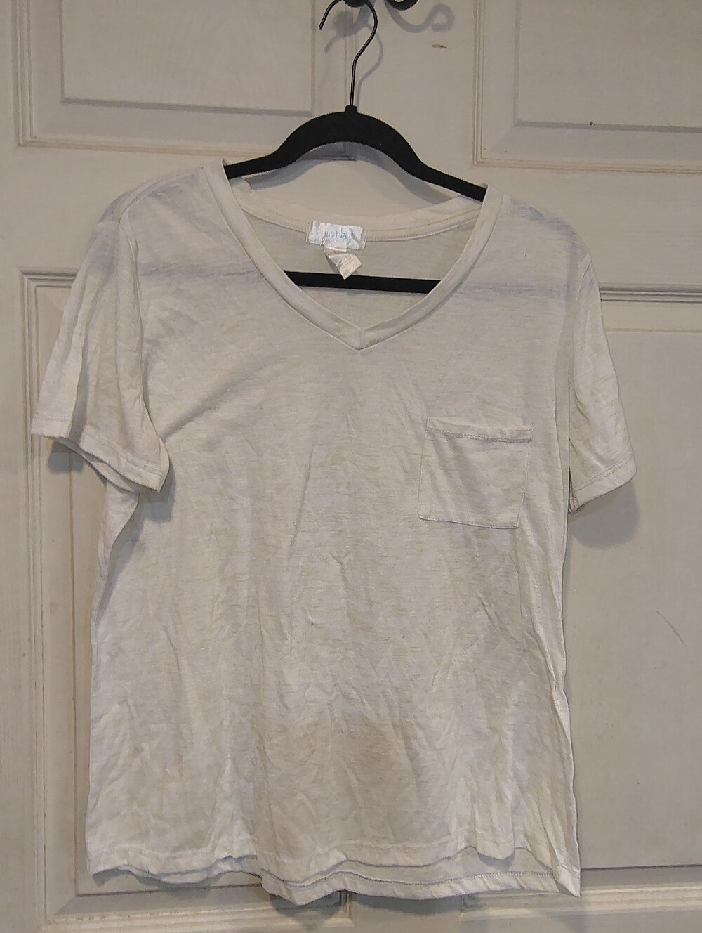Just Be Women's Size 1X White V-Neck Tshirt